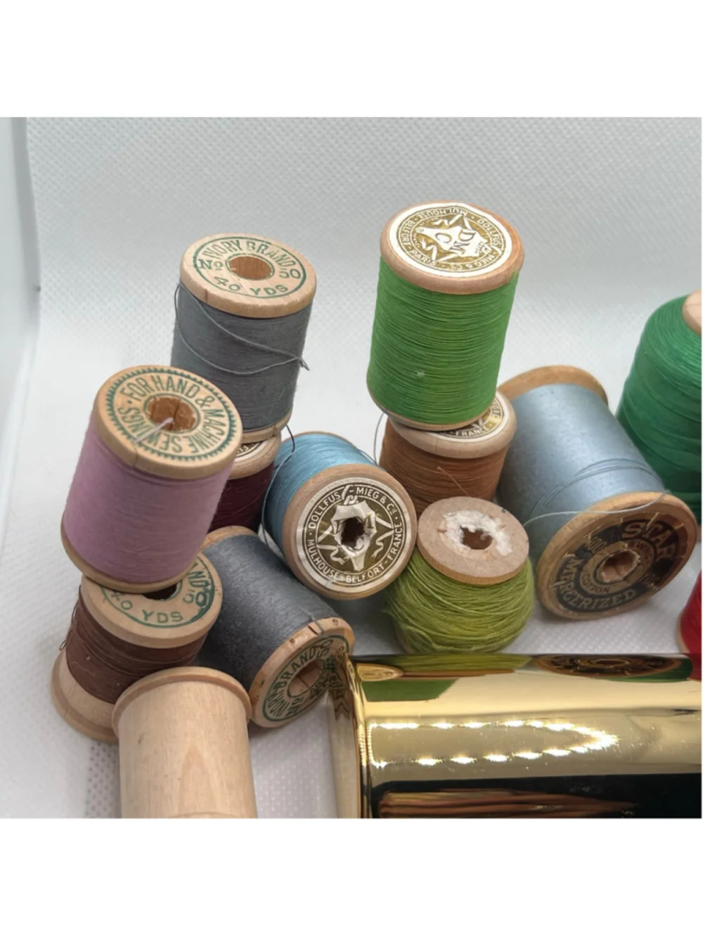Vintage Sewing Thread Spool Collection w/PENCO Gold Case, Multicolor, One Size